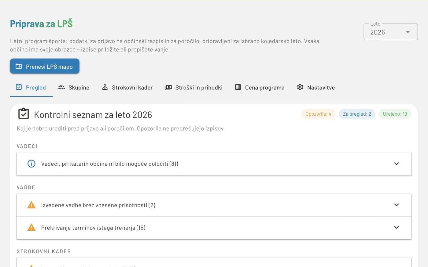 Priprava za LPŠ za leto 2026: gumb »Prenesi LPŠ mapo«, zavihki Pregled, Skupine, Strokovni kader, Stroški in prihodki, Cena programa ter kontrolni seznam z opozorili.